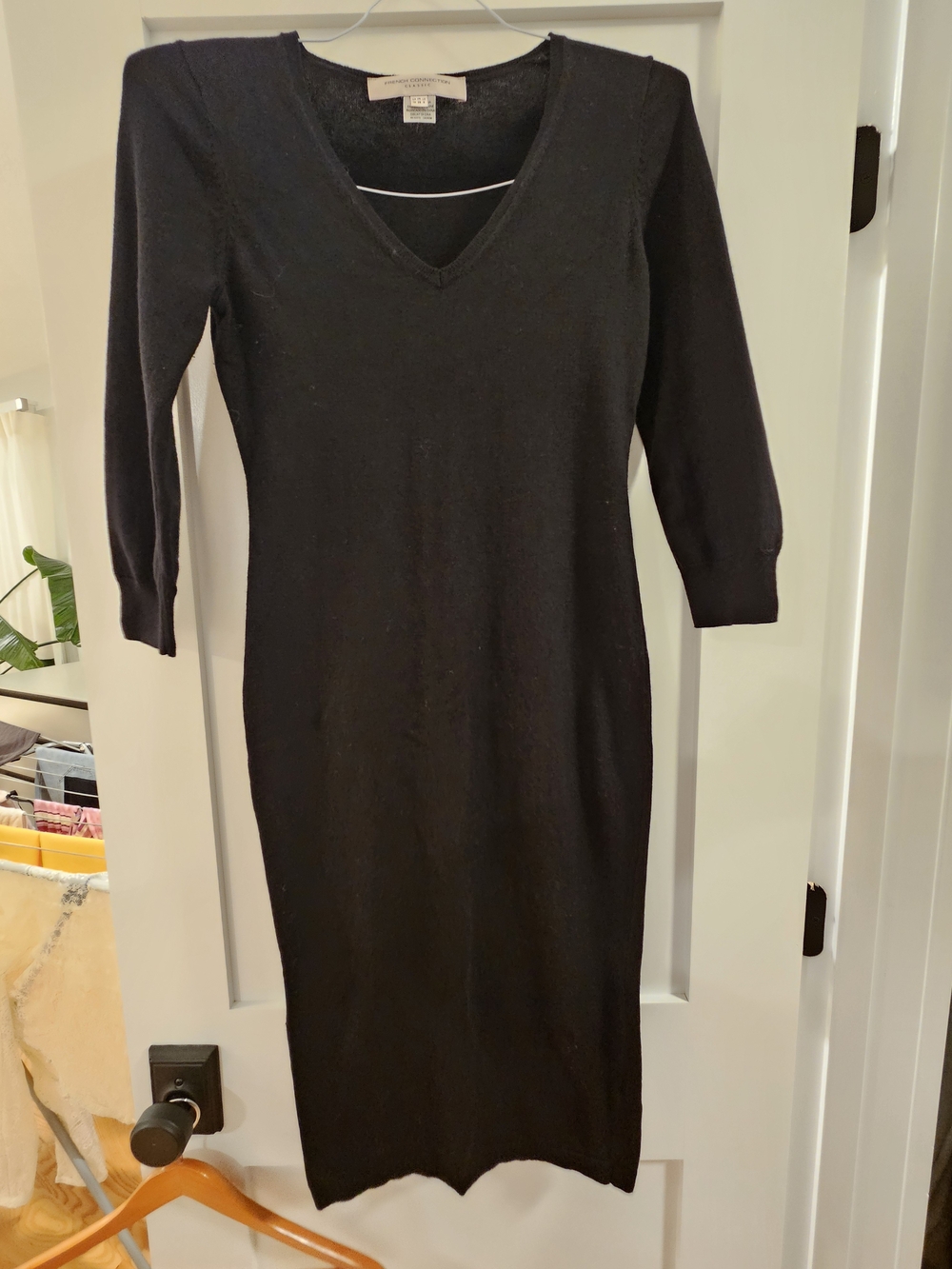 French Connection Classic Black V-Neck Knit Midi Sweater Dress – Size 6